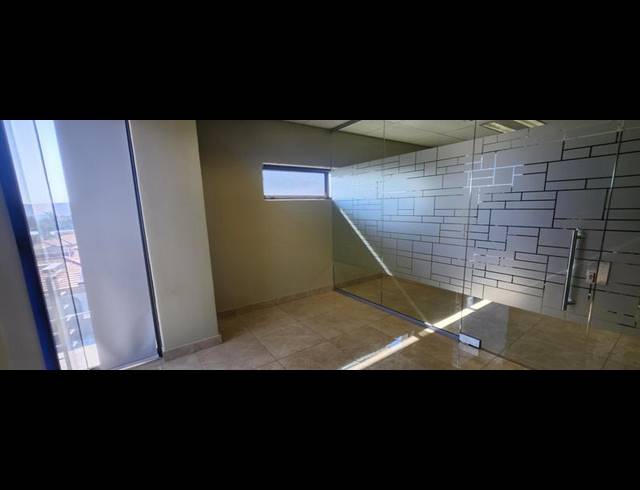 BUSINESS PROPERTY TO RENT IN BEDFORD GARDENS